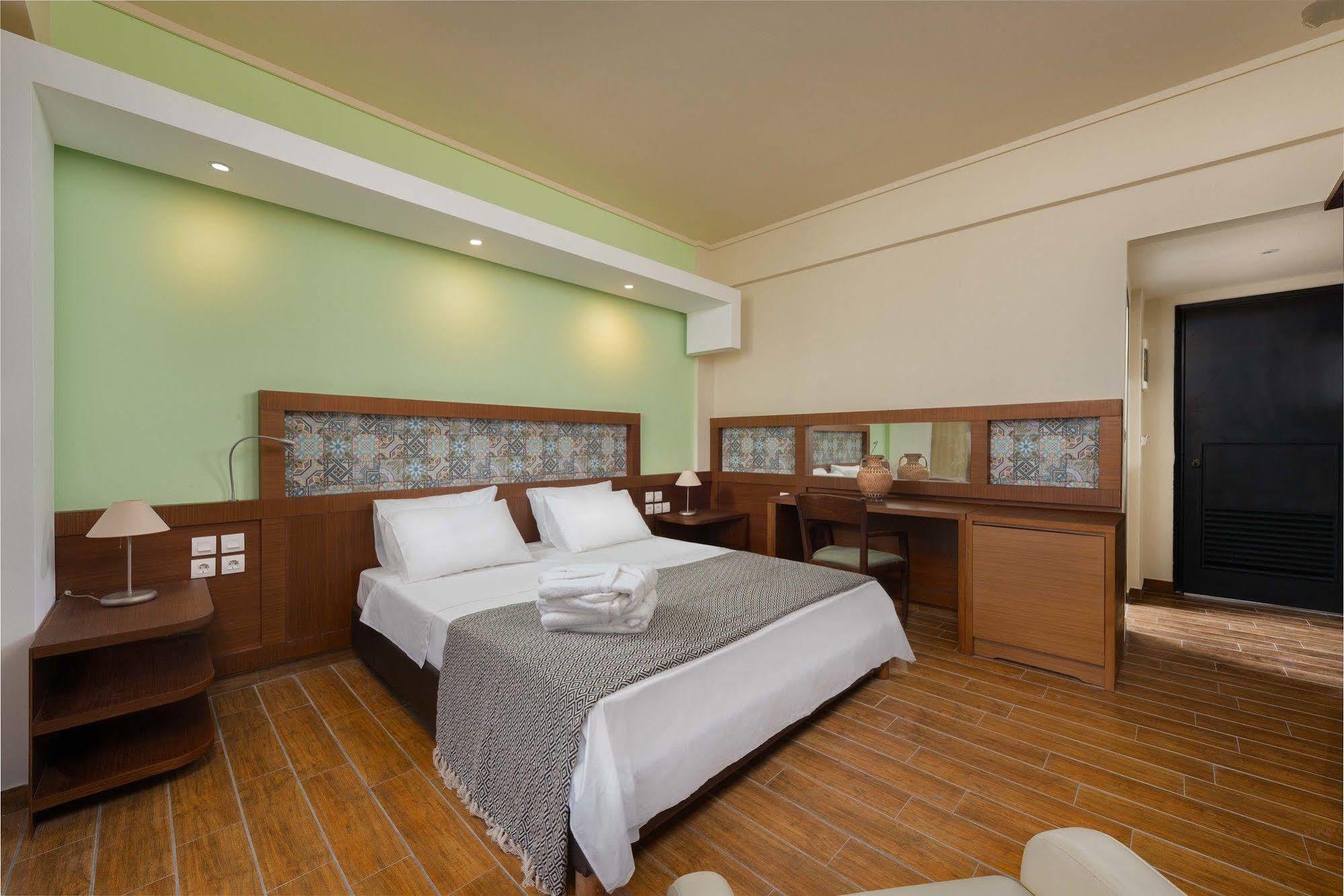 Gq Hotel & Club - Adults Only Rhodes City Bagian luar foto